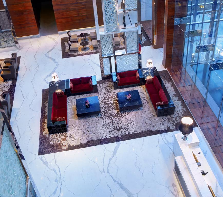 ทัช ซิตี้เซ็นเตอร์ - คุรุคราม Hotel คูร์เคาน์ ภายนอก รูปภาพ The lobby of the hotel