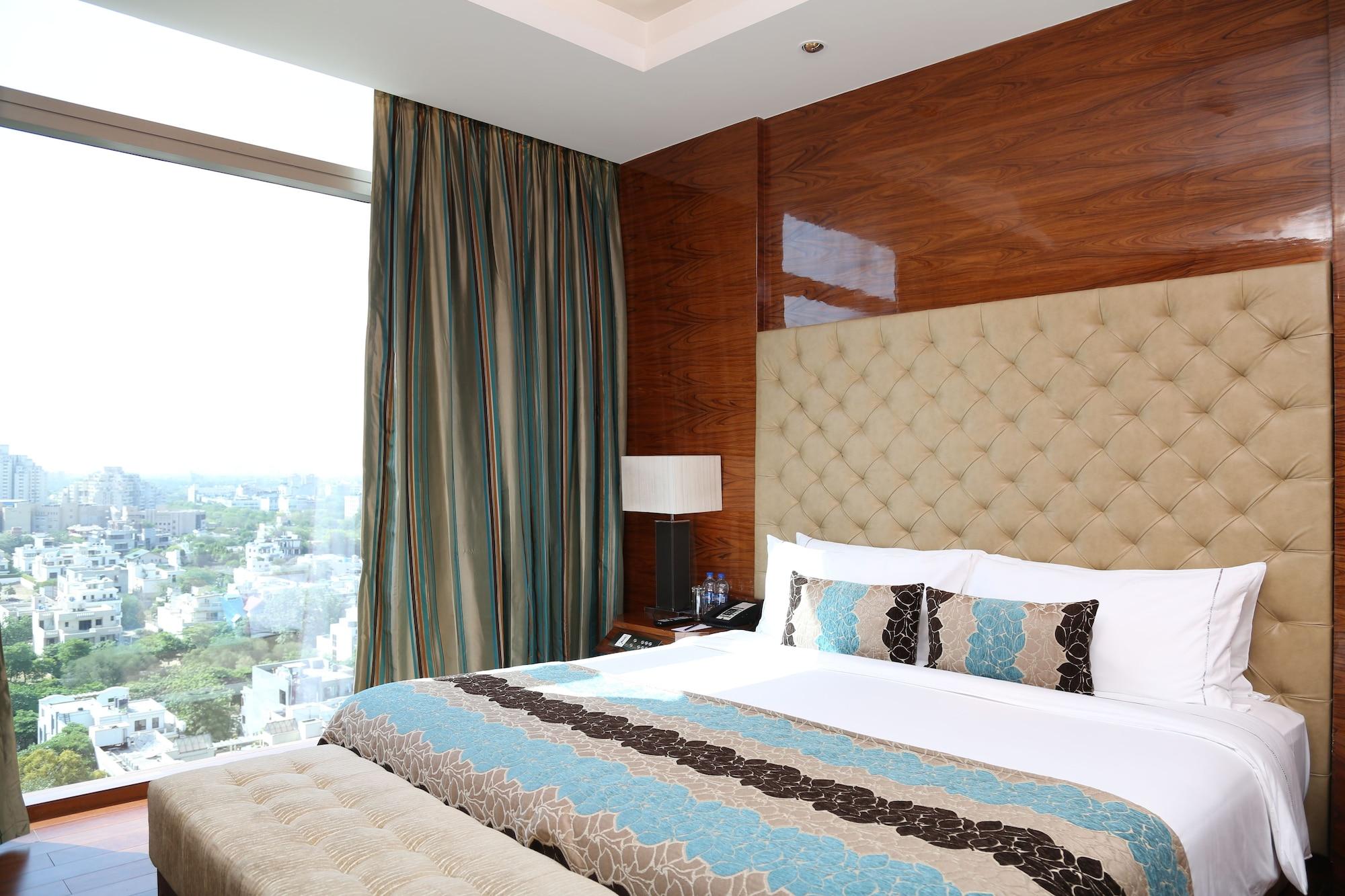 ทัช ซิตี้เซ็นเตอร์ - คุรุคราม Hotel คูร์เคาน์ ภายนอก รูปภาพ A bedroom at the hotel