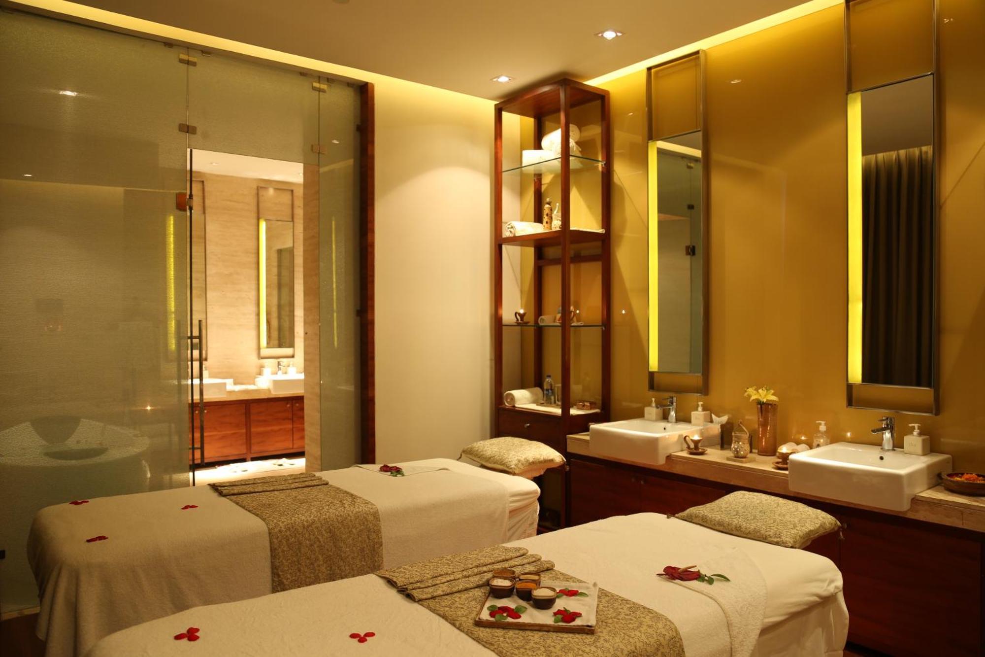 ทัช ซิตี้เซ็นเตอร์ - คุรุคราม Hotel คูร์เคาน์ ภายนอก รูปภาพ