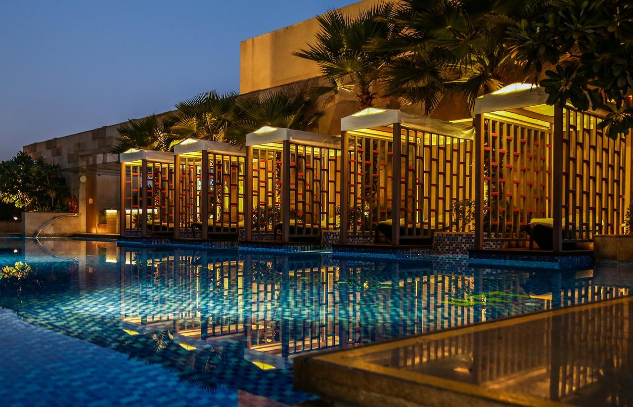 ทัช ซิตี้เซ็นเตอร์ - คุรุคราม Hotel คูร์เคาน์ ภายนอก รูปภาพ The pool at the Ritz-Carlton, DIFC