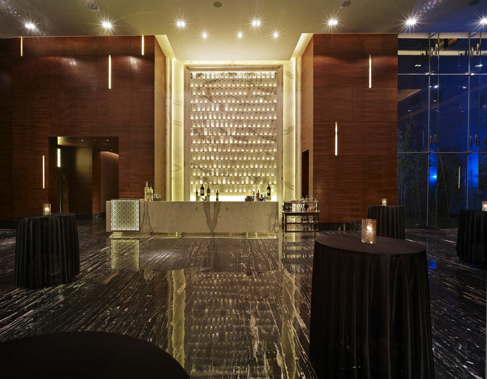ทัช ซิตี้เซ็นเตอร์ - คุรุคราม Hotel คูร์เคาน์ ภายนอก รูปภาพ The Bar